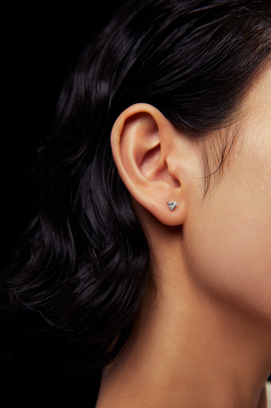 Heart Studs White Gold - Image 4